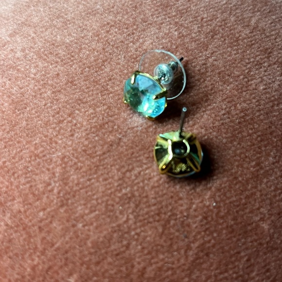 PRICE CUT! CLOSET CLEAR OUT! BEAUTIFUL Swarovski Millenia Square Studs Aqua blue - Picture 9 of 12
